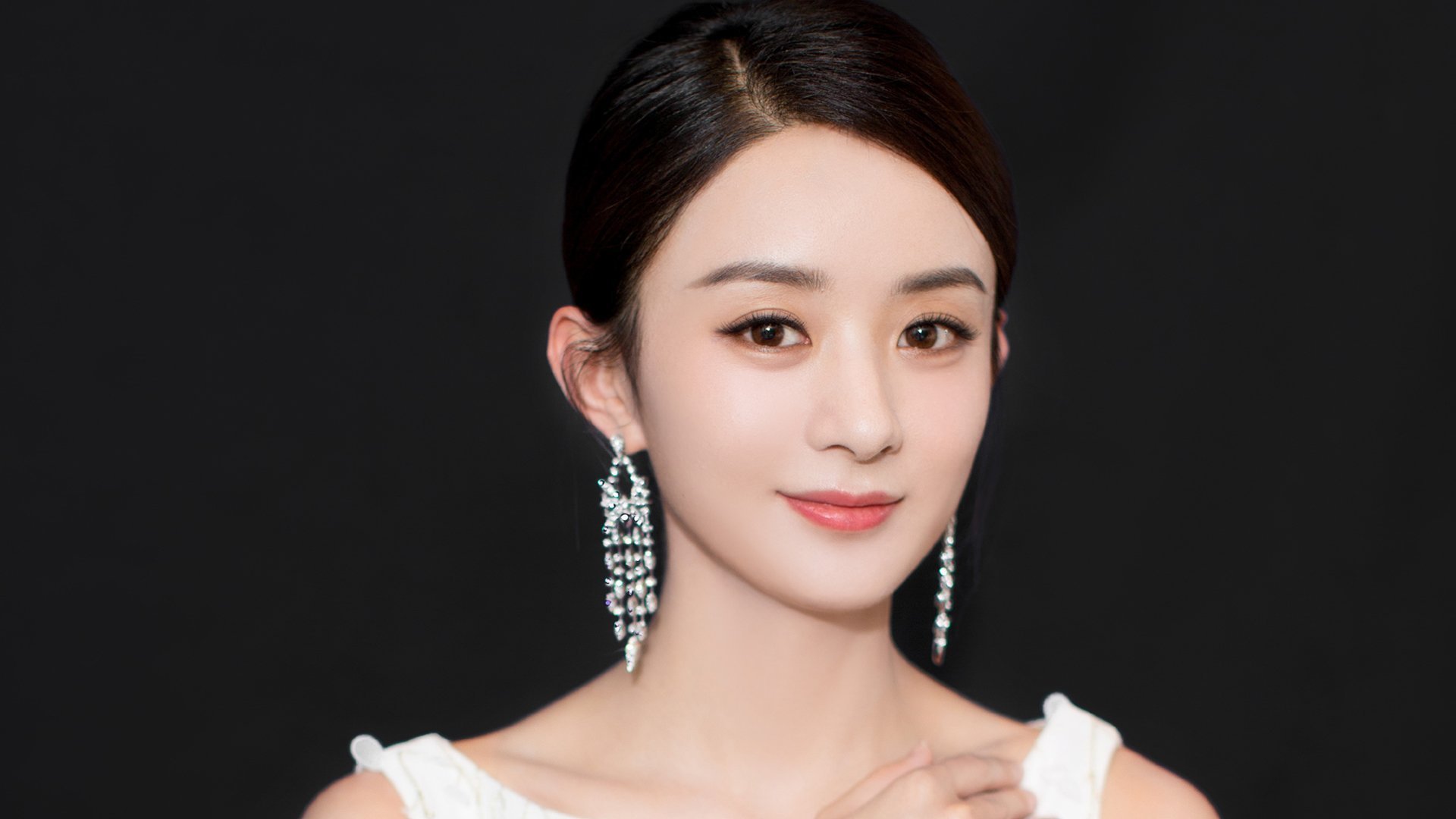 曼城3连胜锁定小组头名，避开皇马16强战，曼城三巨头